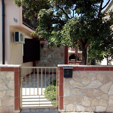 Apartment "Mislav" กอร์นยิ คาริน ภายนอก รูปภาพ
