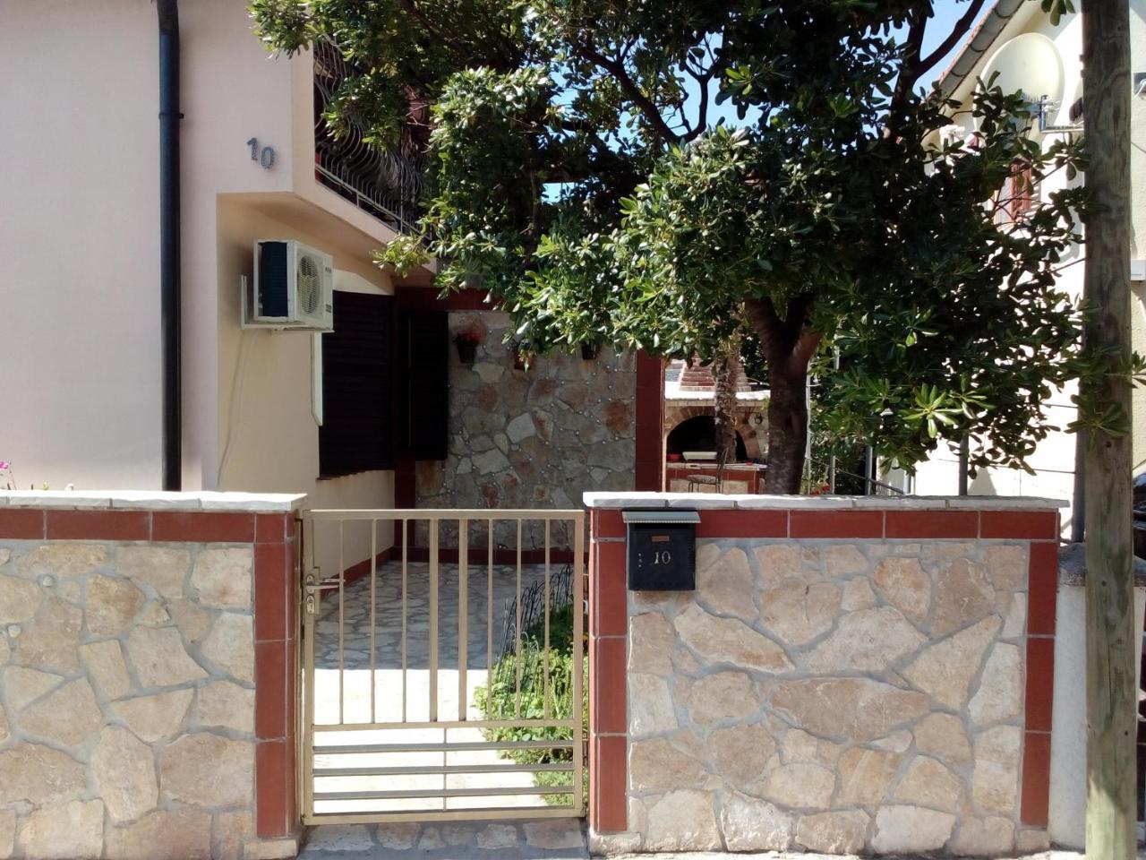 Apartment "Mislav" กอร์นยิ คาริน ภายนอก รูปภาพ